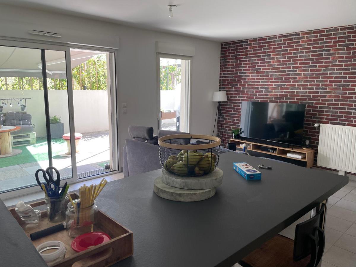 Appartement Avec Terrasse Proche De Rennes サン・ジャック・ド・ラ・ランド エクステリア 写真